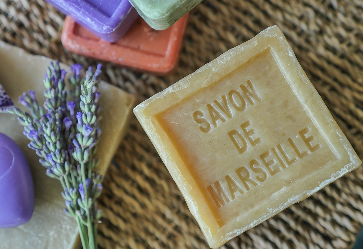 Comment enlever une tache de peinture sur un vêtement ? Creavea